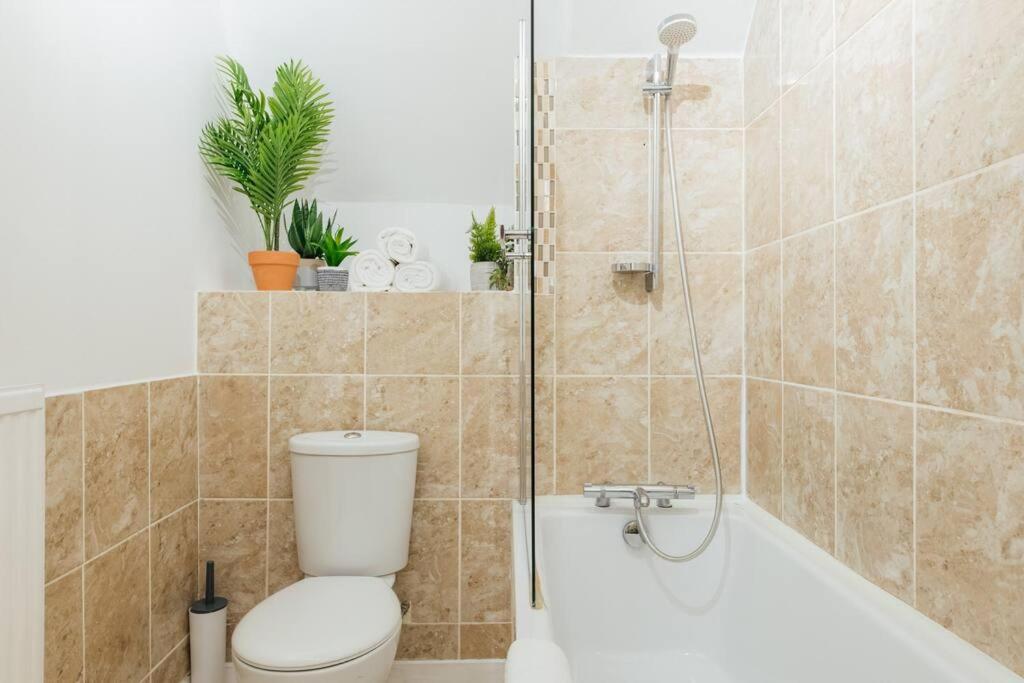 Charming 2 Bedroom Flat In The Heart Of Kings Cross, לונדון מראה חיצוני תמונה