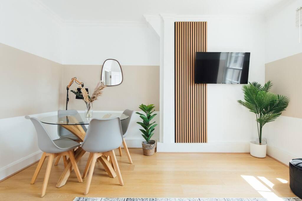 Charming 2 Bedroom Flat In The Heart Of Kings Cross, לונדון מראה חיצוני תמונה